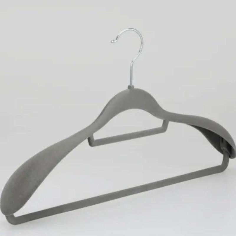 Kit 10 Cabide de Veludo Adulto com Ombreira Fixa para Camisa Terno Blazer Vestido Saia