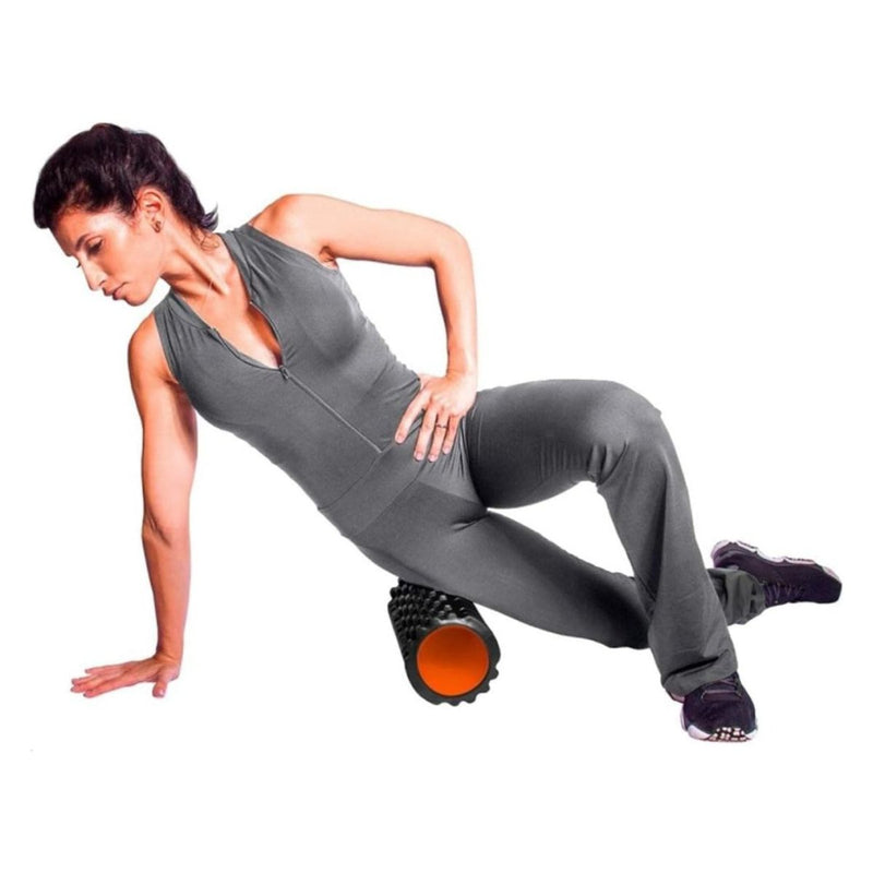 Rolo de Liberação Miofascial Foam Roller Com Ranhuras Preto e Laranja - Rolinho Ideal Para Massagem, Fisioterapia, Yoga, Pilates, Ginástica, Alongamento, Exercícios em Casa, Lombar, Academia