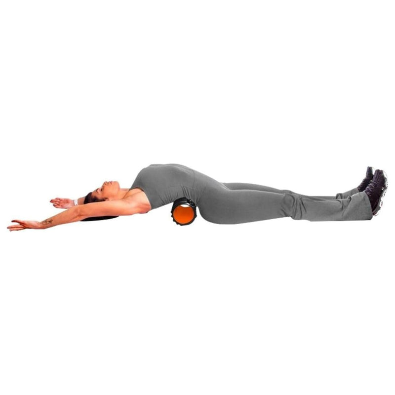 Rolo de Liberação Miofascial Foam Roller Com Ranhuras Preto e Laranja - Rolinho Ideal Para Massagem, Fisioterapia, Yoga, Pilates, Ginástica, Alongamento, Exercícios em Casa, Lombar, Academia