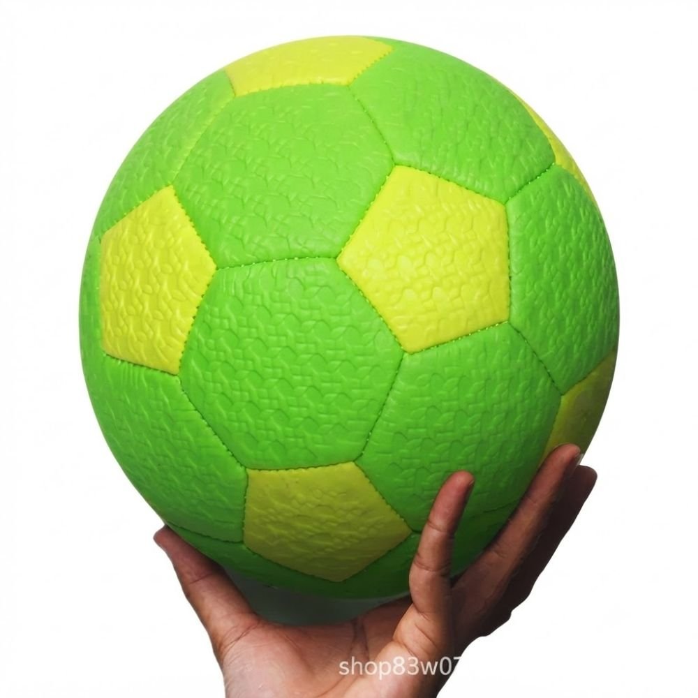Kit com 50 Mini Bolas de Futebol Infantil N 2 Costura Reforçada Treino - Imagem 2